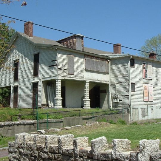 Squire Earick House