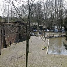 Langs de Linge fragment van de stadsmuur