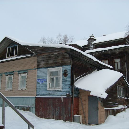 Надворные флигели