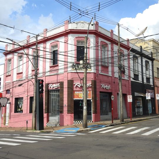 Imóvel à Avenida São Carlos, nº 1342