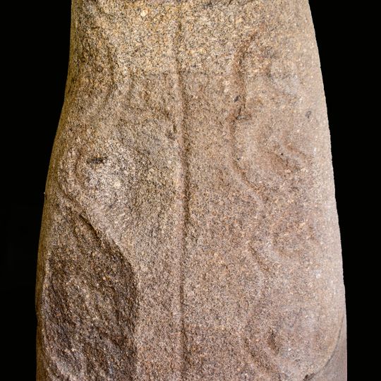 Estatua-menhir del dolmen de Navalcán