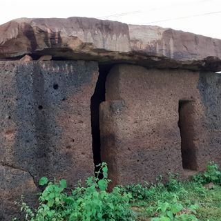 Hirapur dolmen
