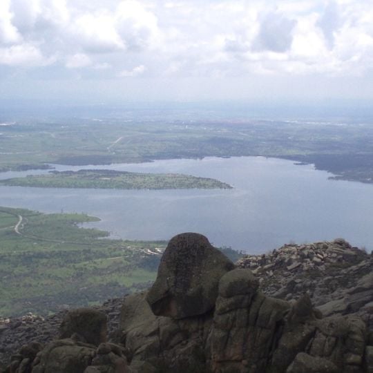 Santillana reservoir