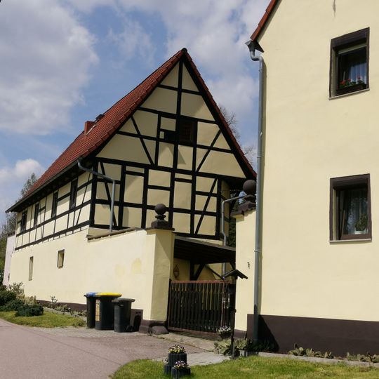 Seitengebäude eines ehemaligen Vierseithofes Leippen 7