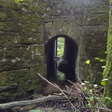 Propustek pro Bunčovský potok v zatáčce cesty pod Bunčem