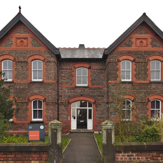 12 New Hall, Longmoor Lane