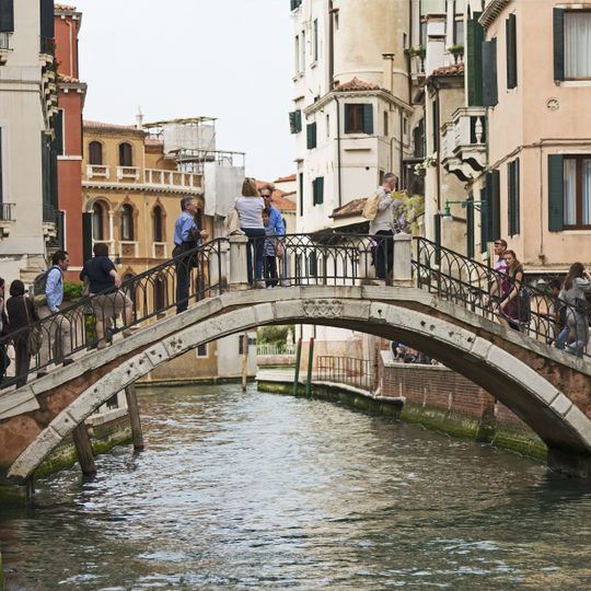 Ponte de le Maravegie
