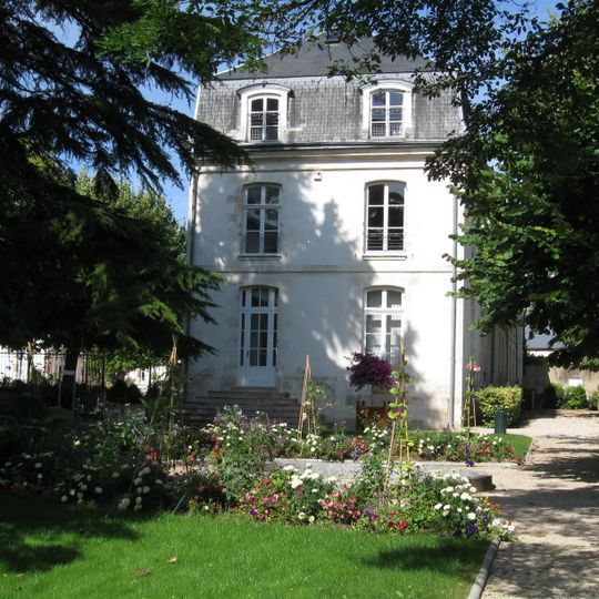 Town hall of La Chapelle-Saint-Mesmin
