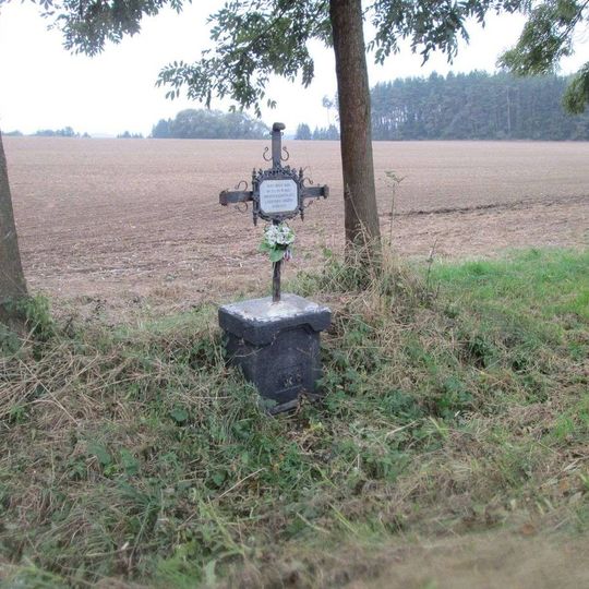 Kříž u silnice I/22 severně od Dolního Poříčí