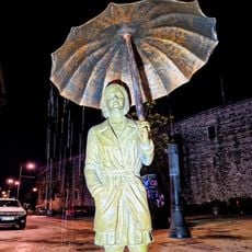 Statue