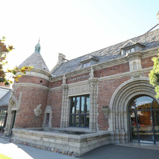 Heinsbergen Decorating Company Building