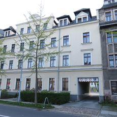 Mietshaus in geschlossener Bebauung mit Vorgarten Margaretenstraße 23