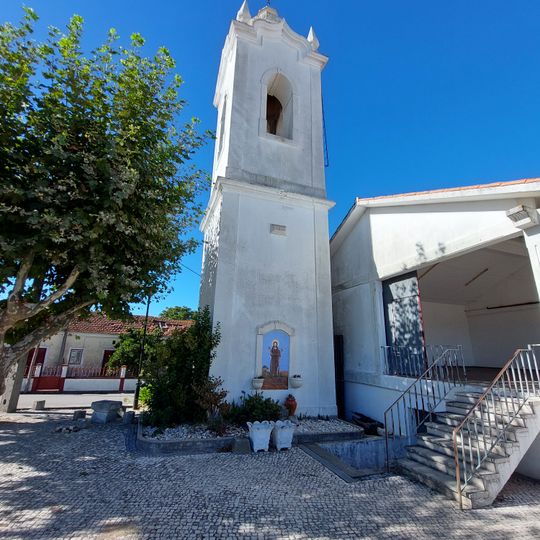 Torre sineira da antiga Igreja da Bajouca