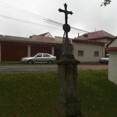 Kříž u kaple v Hodovíze