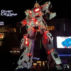Statue of Unicorn Gundam