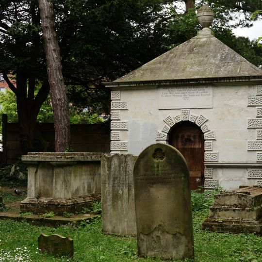 Gibson Mausoleum in St Nicholas' Churchyard