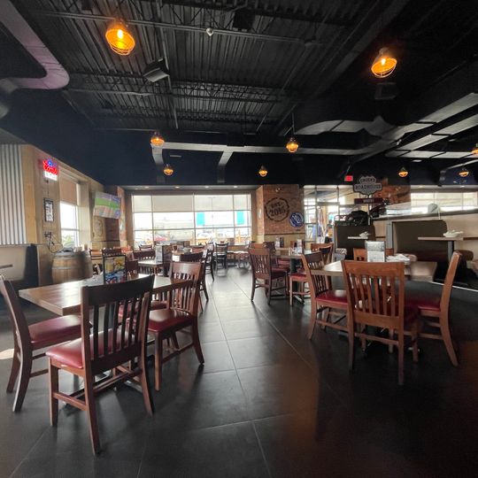 Chuck's Roadhouse Bar & Grill