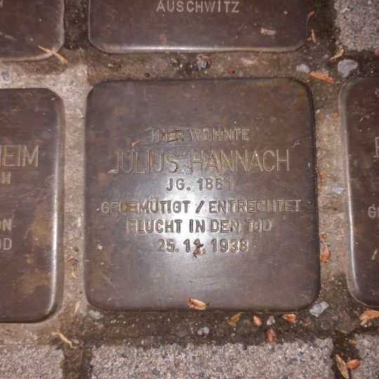 Stolperstein en memoria de Julius Hannach