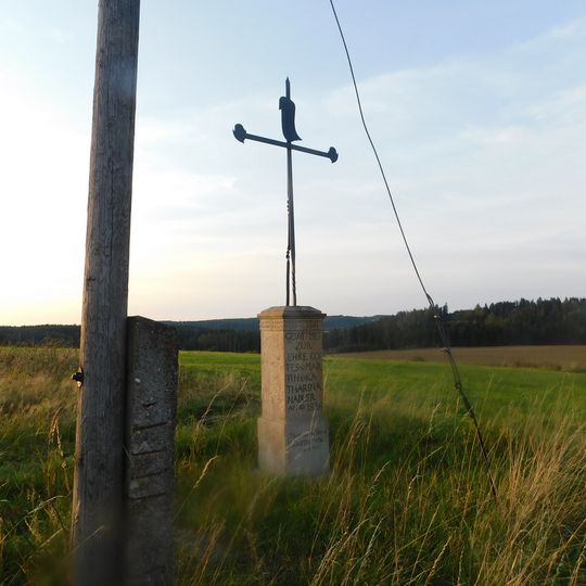 Kříž u silnice západně od Otročína