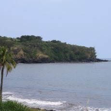Mokulau Beach
