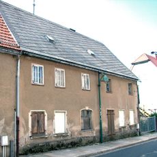 Wohnhaus in geschlossener Bebauung Großröhrsdorfer Straße 24