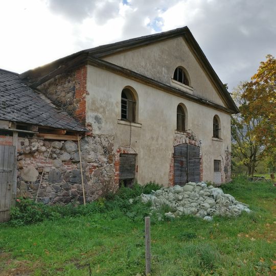 Stable in Tirza Manor