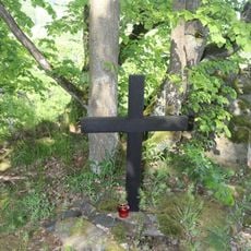 Dřevěný kříž u rozcestí severně od Glorietu