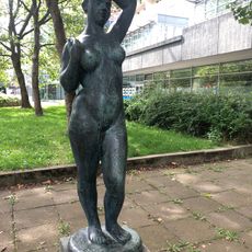 Stehender männlicher Akt