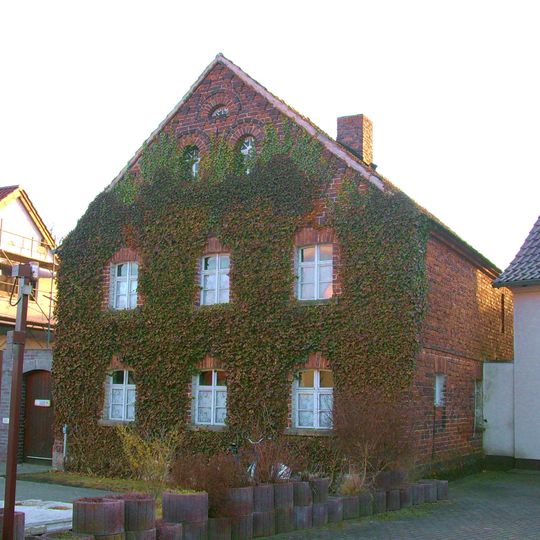 Wohnstallhaus eines Bauernhofs Groß-Neidaer-Straße 21