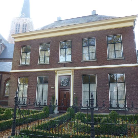 Pastorie van de Sint-Petrus'-Bandenkerk