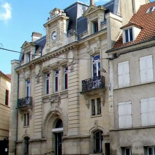 Building of the Savings Bank of Pontoise