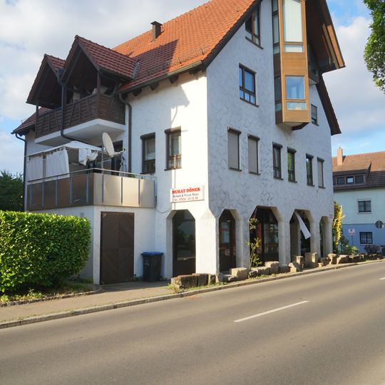 Hauptstraße 32