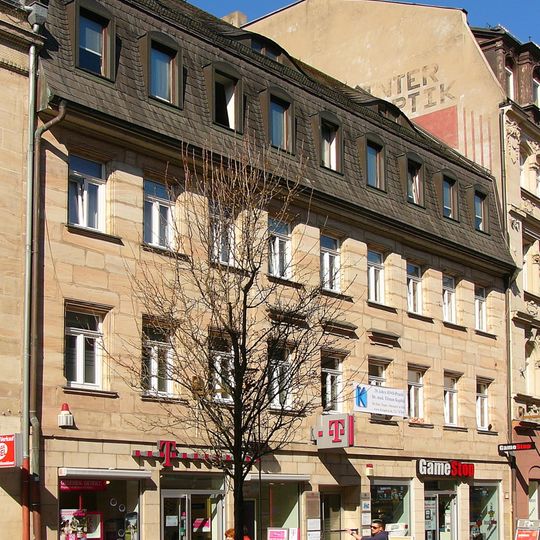 Wohn- und Geschäftshaus