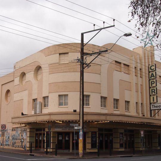 Capri Theatre