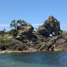 窓岩
