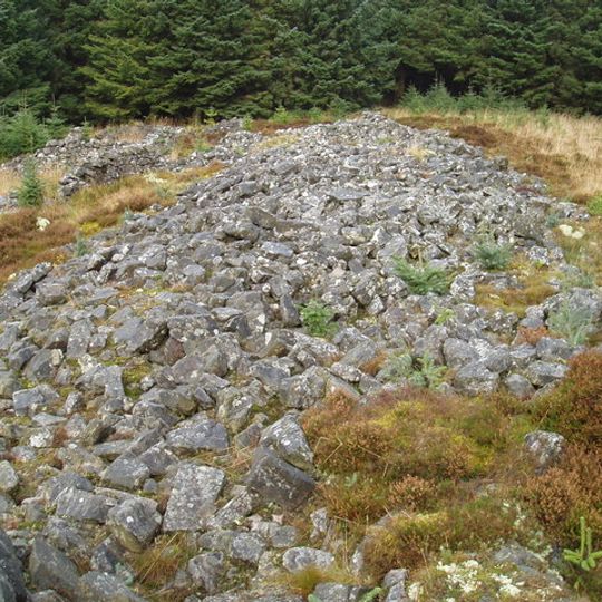 Devil's Lapful Long Cairn, 1km east of Butteryhaugh Bridge
