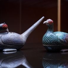 Incense burner in the shape of pheasant decorated with overglaze enamels