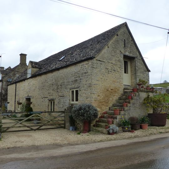Stables to south east of Manor Farmhouse