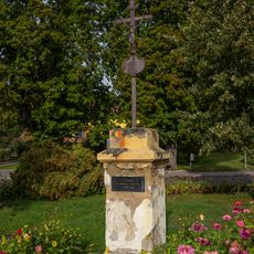 Kříž v Hořešovicích na návsi