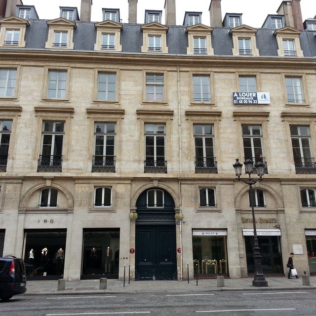 Rue royale. Королевская улица в париже площадь согласия. Rue royale, магазин посуды казань. Дом номер шесть по улице рояль в париже. Friedland табличка rue комикс.