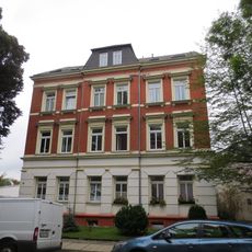 Mietshaus in offener Bebauung Straßburger Straße 15