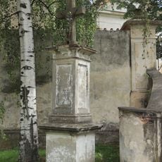 Kříž u zvonice v Třeboradicích