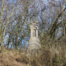 Kříž východně od Dolního Vlkýše