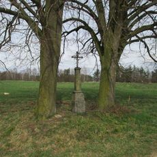 Kříž východně od Dobšic