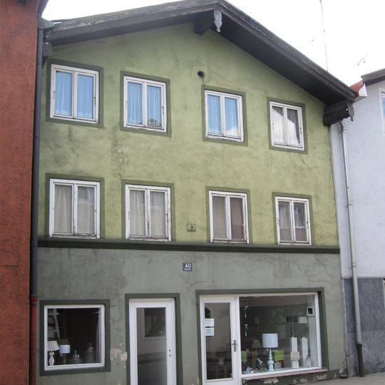 Wohn- und Geschäftshaus