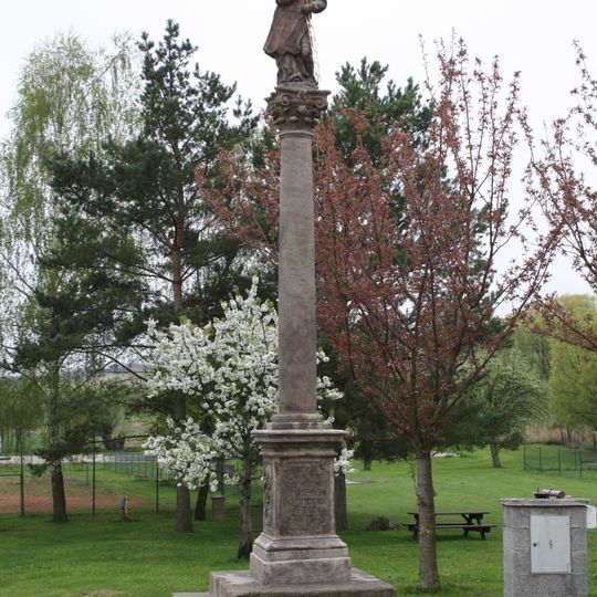 Column in Chotiněves