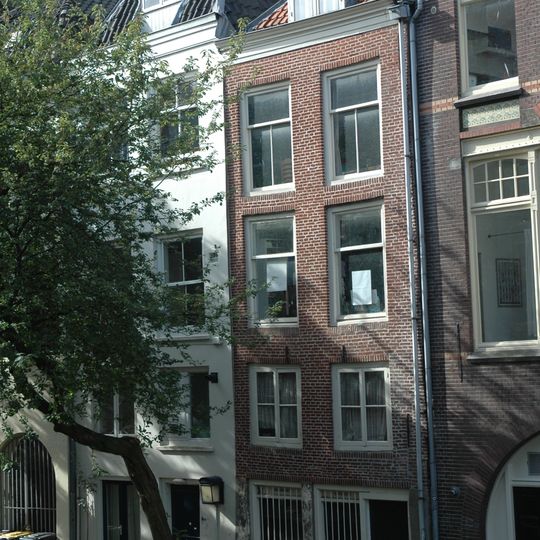 Pand met lijstgevel aan de Oudegracht zijde