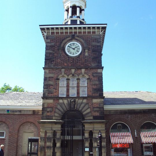 Market Hall And Lloyds Bank