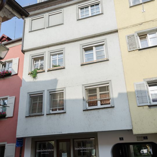 Wohn- und Geschäftshaus