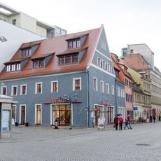 Wohnhaus (zwei Hausteile) in Ecklage und in geschlossener Bebauung Hauptmarkt 13